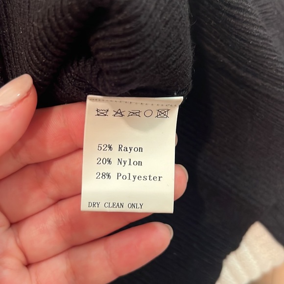 LF black fitted ribbed off the shoulder sweater. Size M - Picture 2 of 2